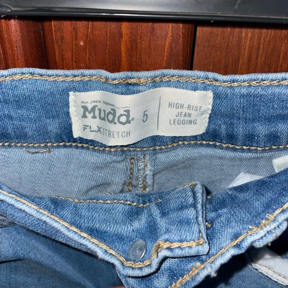 High Waisted Jeans - Picture 5 of 5